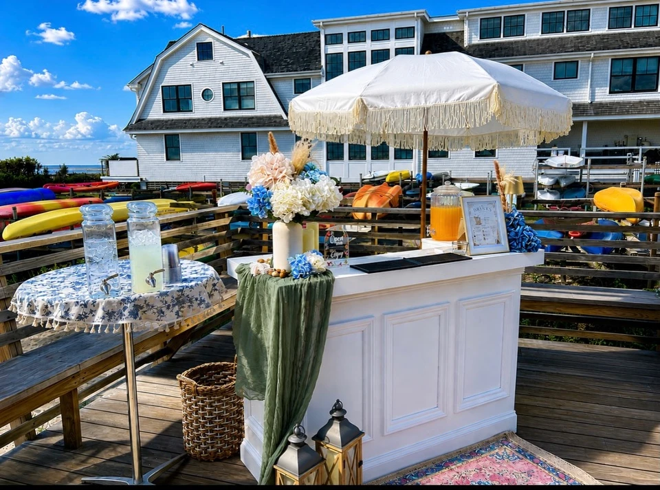 Flutes & Foam white mobile bar at a summer wedding at Penfield Beach